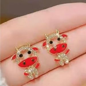 Awesomely adorable calf stud earrings
